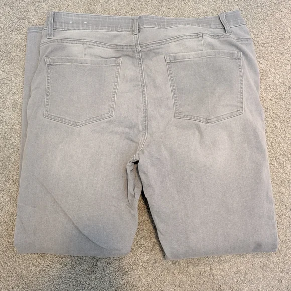 White House Black Market Light Gray Jeans - Picture 4 of 7